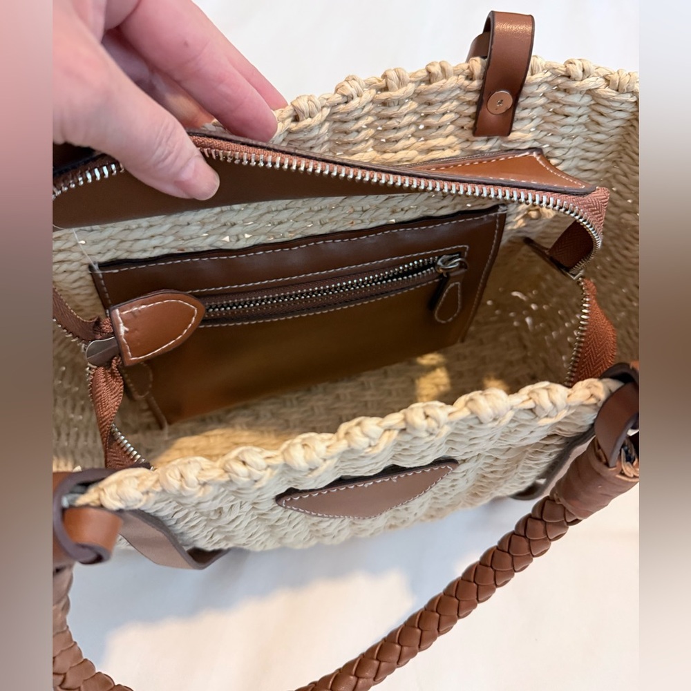 Elegant Tan Woven Tote Bag - Picture 2 of 5